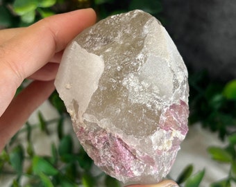 ブラジル、ミナスジェライス産の天然虹色/レインボーブラック