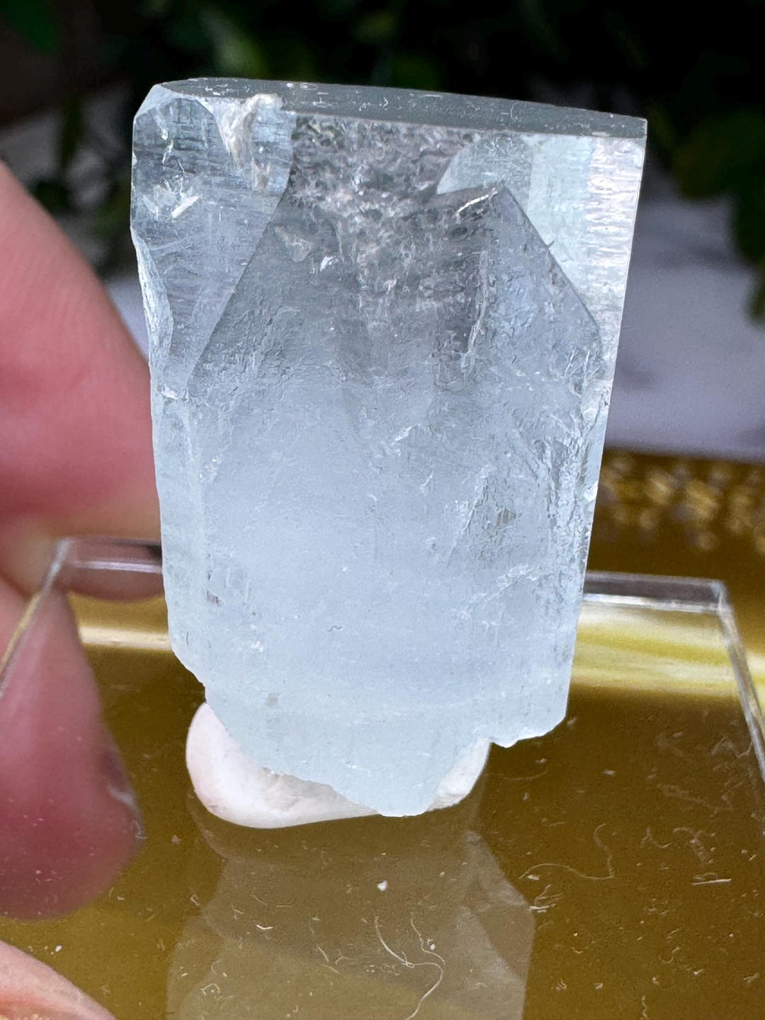 パキスタン、スカルドゥ、シガール渓谷産の見事なアクアマリン: 最小