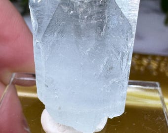 パキスタン、スカルドゥ、シガール渓谷産の見事なアクアマリン: 最小