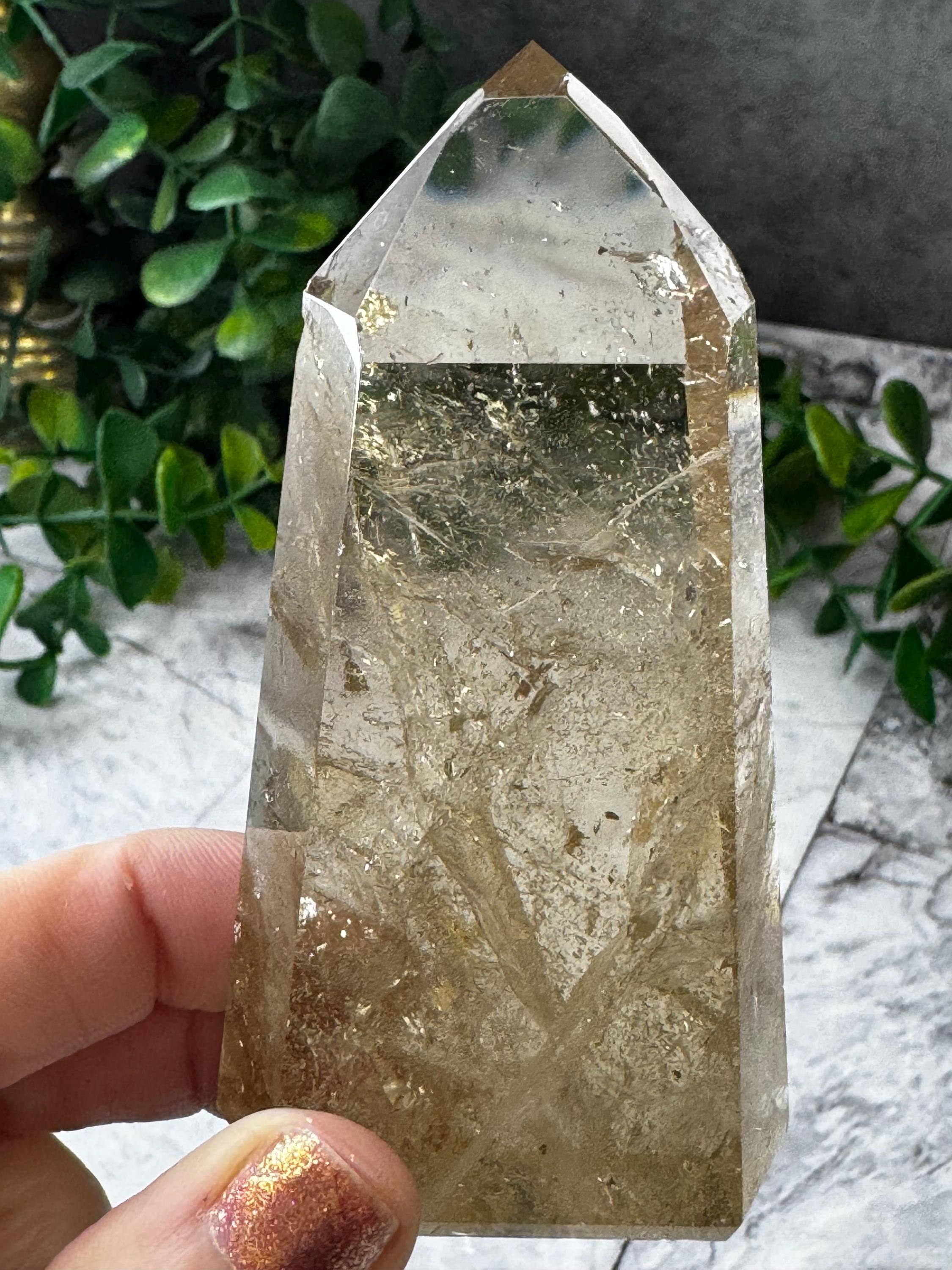 虹色の天然シトリンポイント：ブラジル産の高品質研磨クリスタル