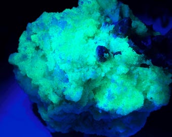 メキシコ、チワワ産ブルーカリブ海アラゴナイト（クォーツ入り）：SMC