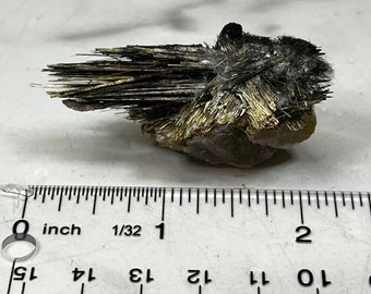 【ブラジル産】ルチルオンヘマタイト ブラジル産】ルチルオンヘマタイトインクォーツ