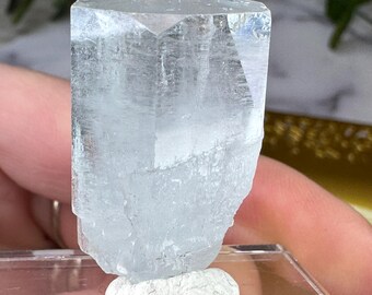 パキスタン、スカルドゥ、シガール渓谷産の見事なアクアマリン: 最小