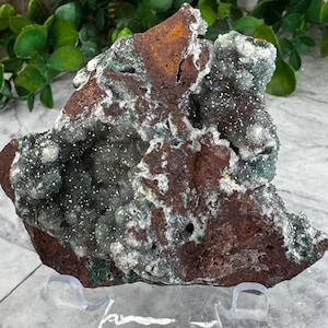 Drusen Quarz auf Malachit und Dolomit mit roter Dolomit-Matrix aus Likasi, Kongo: CAB Cabochon Größe 3.5 in/222g