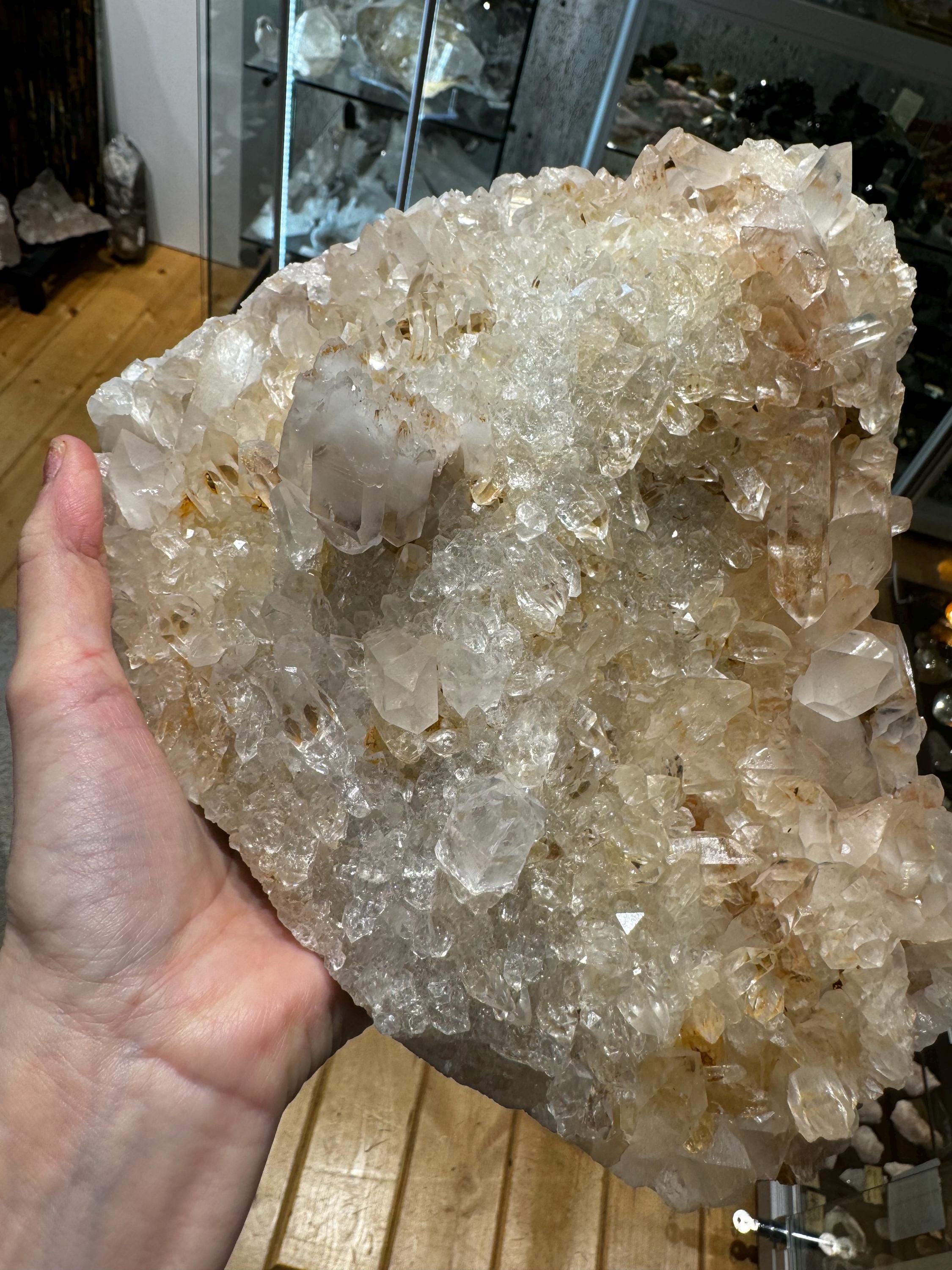 インド　ヒマチャルプラデーシュ産　 ヒマラヤ水晶クラスター　レアな形状 インド ヒマチャルプラデーシュ産 ヒマラヤ水晶クラスター レア