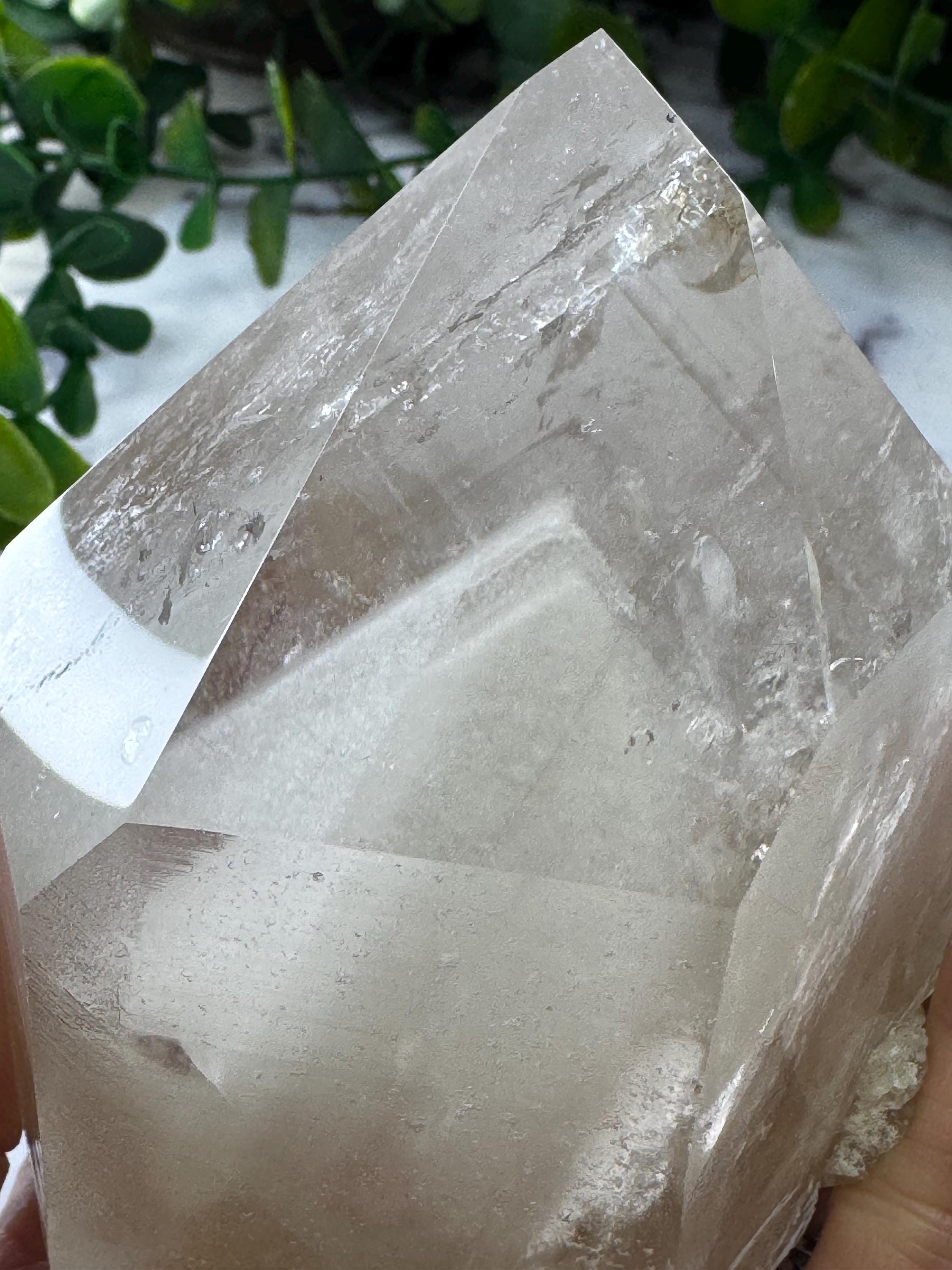 ホワイトファントム入りディアマンティーナクォーツ：ブラジル産