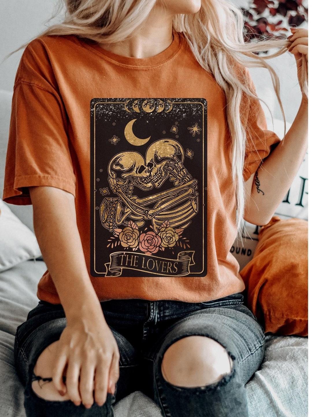 【 SATUR 】Tarot Graphic T-Shirt Amazon.com: Tarot Cards Tarot Card 21 The World T-Shirt