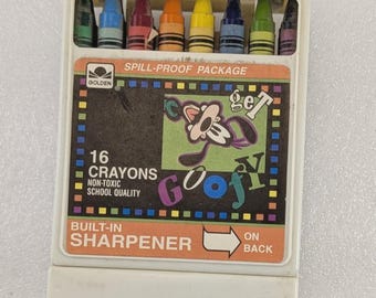 Vintage DISNEY 16 pack crayons w/built in sharpener by Golden