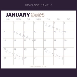 Op de afbeelding: Een printbare kalender voor januari 2024. De kalender is in een eenvoudige, minimalistische stijl met witte vakjes en zwarte tekst. De dagen van de week staan bovenaan vermeld, en de nummers voor elke dag staan in de vakjes eronder.