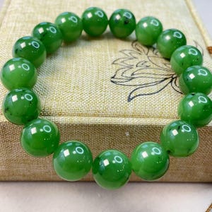 Certified Kelly Green Jade Bead Bracelet: Natural Luxury Jewelry