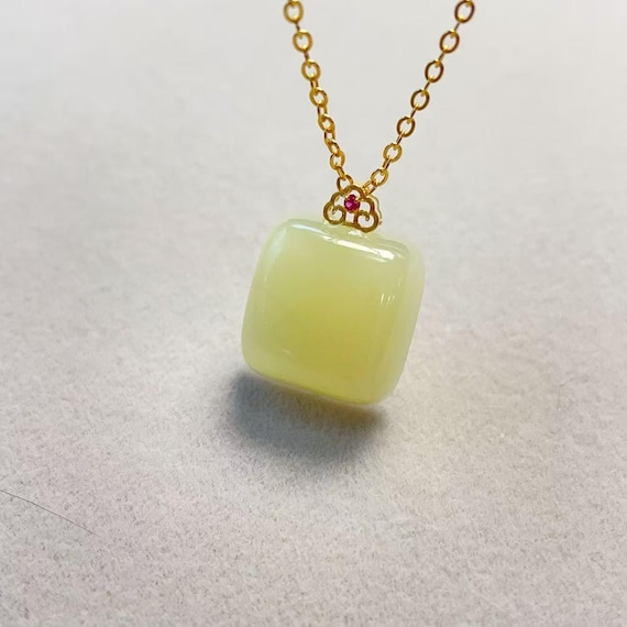 Certified Yellow Jade Cube Pendent Necklace, 18K Gold Jade Necklace, Jade Square Necklace, Jade Cube Pendent, Natural Yellow Jade