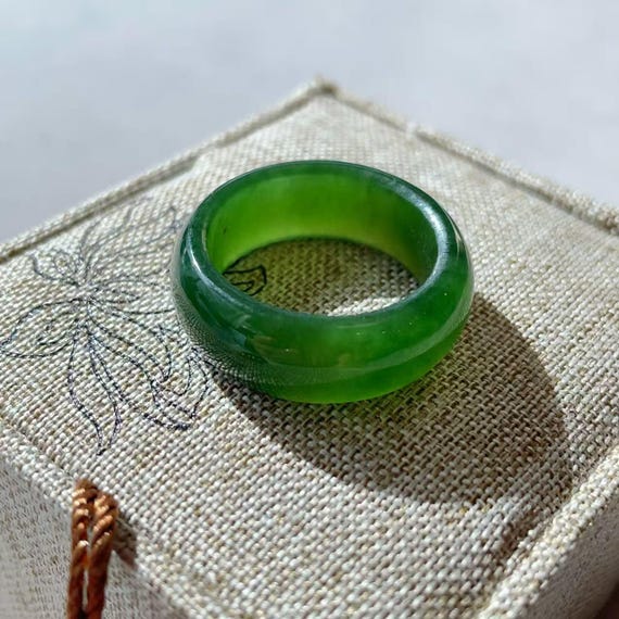 Certified Natural Jade Ring, US9 ,Jade Wide Band Ring, Forest Green Jade Ring, Jade Ring, Natural Jade Wide Ring, Gift for Everyone,玉扳指，碧玉
