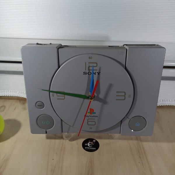 Horloge pour console classique PlayStation 1, décoration de salle de jeux PlayStation. horloge murale vidéo rétro. option d'horloge pour les cafés. Cadeau pour le bureau et la maison.