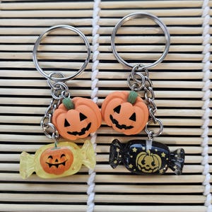 Black or Yellow Candy Pumpkin Halloween Keychain