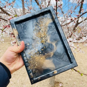 Custom Marble Resin Rolling Tray: Handmade Decorative Tray