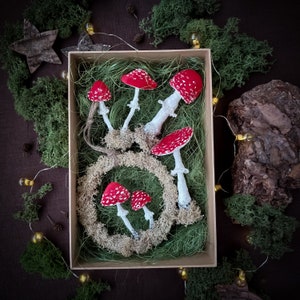 Wunderliche handgemachte Samtpilz-Ornamente, Cottagecore Dekor, Magische Pilze, Goblincore Kunst, Pilzliebhaber Geschenk, Woodland Amanita Dekor