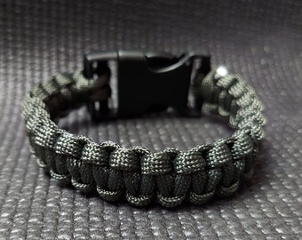 9 Inch Moss Green Paracord Cobra Knot Bracelet with Buckle Closure
