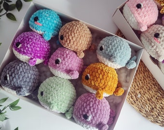 Handmade Mini Crochet Whale, Random Color Amigurumi, Perfect Gift for Babies and Kids, Keychain or Backpacks Accessory, Mystery Gift Box