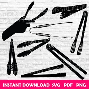 Puede incluir: Un conjunto de siete pinzas de cocina negras en silueta, que incluye un par de pinzas largas, un par de pinzas cortas, un par de pinzas con borde dentado, un par de pinces con borde curvo y un par de pinzas con un extremo en forma de cuchara.