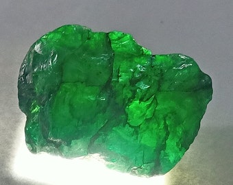 Certified 300Carat AAA+ Colombia Emerald Rough Best Price ! Raw Uncut Green Emerald Rough !for Gifted Loose Emerald Rough Gemstone