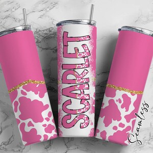 Envoltura de vaso de vaca rosa con alfabeto de letras de garabato a juego PNG, estético Añade tu propio nombre vaso de 20 oz, conjunto alfa PNG 156