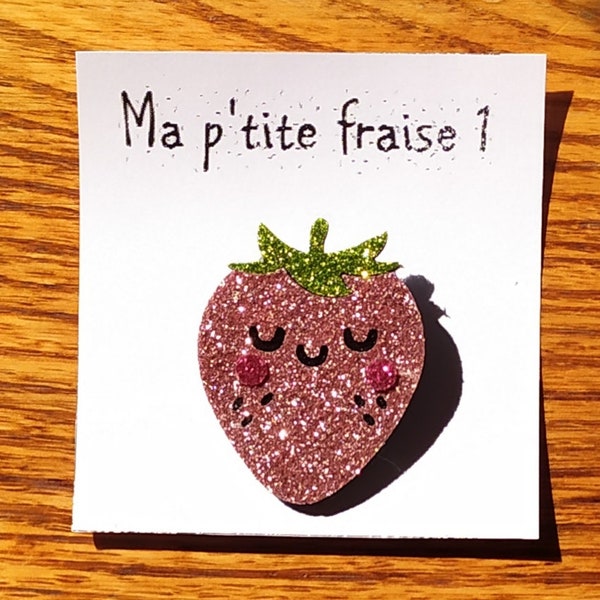 Broche en feutrine pailletée fraise rose