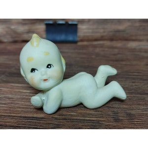 Lalka Kewpie Bisque Vintage Happy Laying, epoka Lefton, lata 50. XX wieku, Japonia