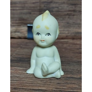 Lalka Kewpie Bisque Vintage siedząca ze skrzyżowanymi nogami, era Lefton, Japonia, lata 50. XX wieku