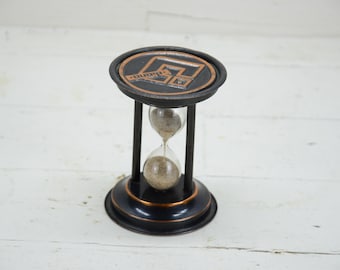 Small wooden hourglass - Vintage hourglass - Retro small hourglass - Hourglass 1.9 minutes - Wooden souvenir clock