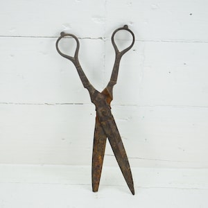 Antique old hand forged scissors - Old medium scissors - Medium hand scissors - Old tailor&#39;s scissors - Antique scissors - Hand old scissors