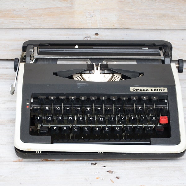 Bulgarian typewriter Omega 1300F - Porteble typewriter - Vintage manual typewriter - Office typewriter - Office decor