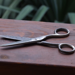 Old medium scissors - Medium hand scissors -  Old tailor&#39;s scissors - Antique scissors - Hand old scissors