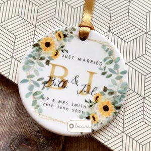 Casamento personalizado, nomes de recém-casados, sr. e sra, recém-casado, girassol, vegetação, cerâmica ou acrílico, decoração redonda, ornamento, lembrança