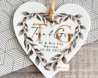 Personalised Just Married Names Mr & Mrs Wedding Gift Newlyweds Greenery Acrylic Heart Decoration Ornament Keepsake