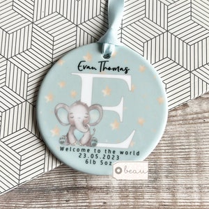 Personalisierte neues Baby Geschenk Junge Mädchen Willkommen in der Welt Neugeborenen Elefant Rosa Grau Blau Design Keramik oder Acryl Runde Verzierung Andenken