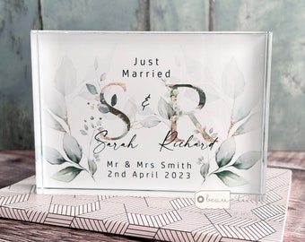 Personalised Just married Wedding Gift Mr & Mrs Newlyweds Bride Groom Greenery Freestanding  block Decoration Ornament Keepsake