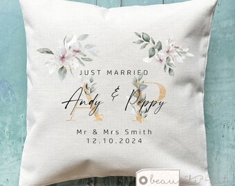 Personalised Just Married gift, Wedding gift, Mr & Mrs gift, Personalised gift, New couple Home Greenery Design Quote Linen Style Cushion