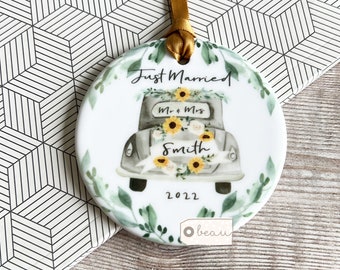 Personalised Wedding gift Just Married Names Mr & Mrs Wedding Sunflower Greenery Vintage car Ceramic or Acrylic Decoration Ornament Keepsake