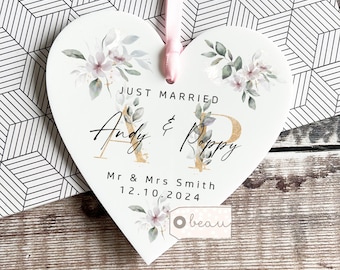 Personalised Just Married Gift Mr & Mrs Wedding Gift Newlyweds Bride Groom Roses Greenery Heart Decoration Ornament Keepsake wedding favour