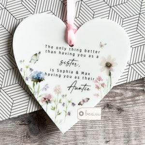 Regalo personalizzato per sorella, zia, zia, sentimento L&#39;unica cosa migliore che avere un cuore di fiori selvatici lilla e rosa con citazione floreale, ricordo in acrilico
