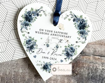 Personalised Wedding Anniversary ornament Mr & Mrs 25th 50th 1st 40th 35th 45th Greenery Acrylic heart Decoration Ornament Keepsake