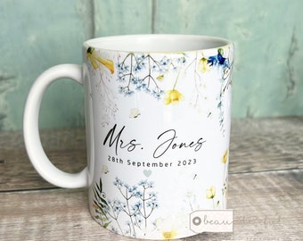 Personalised Wedding gift Mr Mrs Bride Groom Just Married Gift Mug Greenery Wreath Wedding role Ceramic Mug - Tea mug - coffee Mug  Gift mug