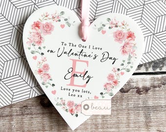 Personalised To the one I love Husband Wife Fiancé Fiancée Boyfriend Girlfriend Valentine’s Gift Pink Heart Decoration Ornament Keepsake