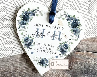 Personalised Just Married Gift Mr & Mrs Wedding Gift Bride Groom gift Newlyweds Blue Floral Greenery Heart Decoration Ornament Keepsake