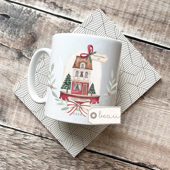 Personalisierte Weihnachten zu Hause Becher Weihnachtsbecher Geschenk Baum Keramik-Tasse - Teebecher - Kaffeebecher - Geschenkbecher - Weihnachtsgeschenk