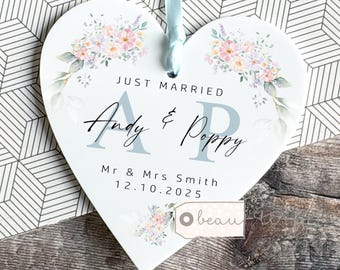 Personalised Just Married Gift Mr & Mrs Wedding Gift Newlyweds Bride Groom Roses Greenery Heart Decoration Ornament Keepsake