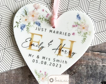 Personalised Just Married gift wedding gift Mr & Mrs gift Greenery Acrylic Heart hanging Decoration Ornament Keepsake