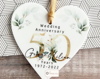 Personalised Wedding Anniversary gift couple Mr & Mrs 25th 50th 1st 40th 35th Greenery Acrylic heart Decoration Ornament Keepsake