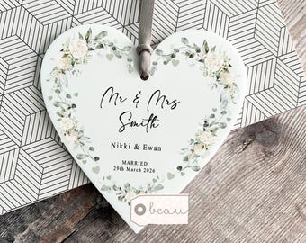 Personalised Mr and Mrs wedding ornament, wedding gift, Newlywed present, Bride groom Greenery Heart hanging Decoration Ornament Keepsake