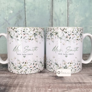 Personalised Wedding gift Mr Mrs Bride Groom Just Married Gift Mug Greenery Wreath Wedding role Ceramic Mug - Tea mug - coffee Mug  Gift mug